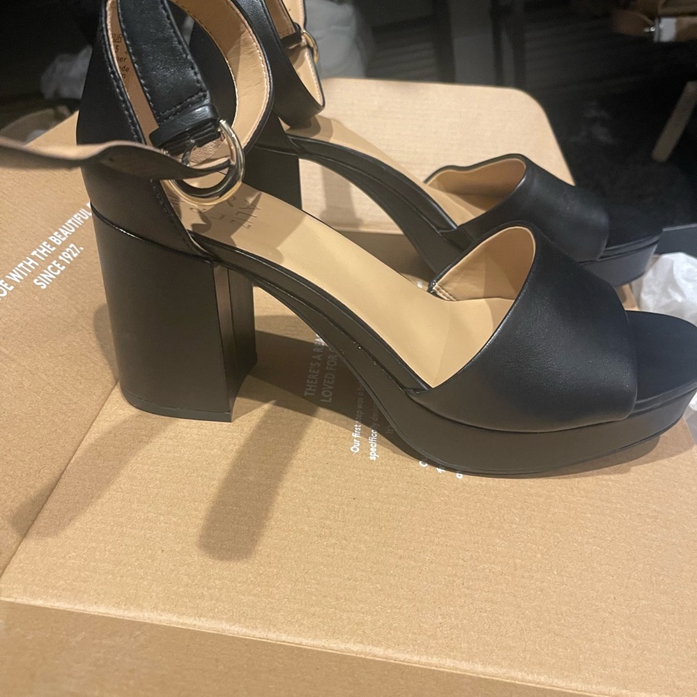 Naturalizer Black Block Heel Sandals